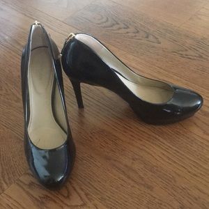 Joan & David size 9.5, black zip back heels